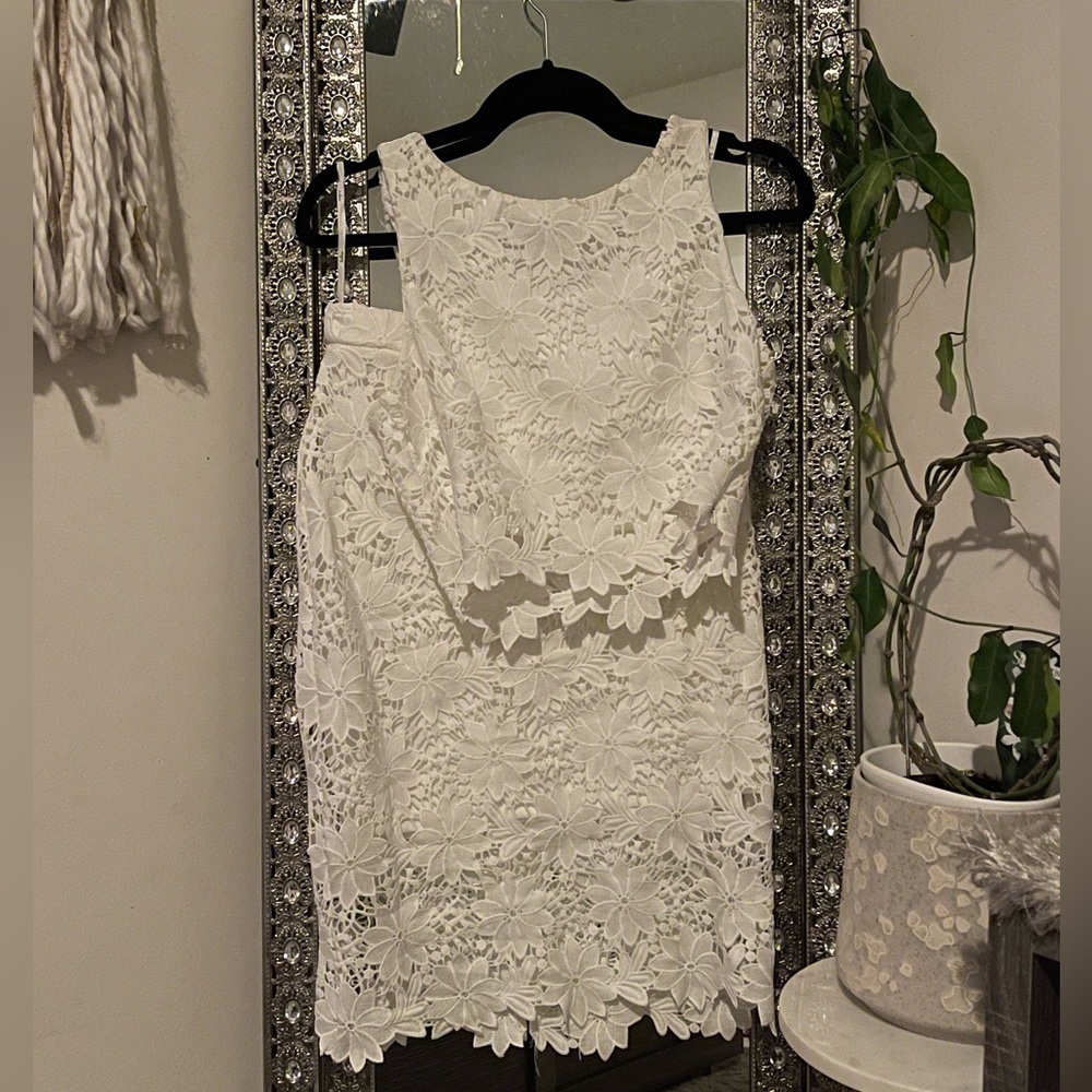 Lulus Lace skirt and crop top never worn size S $45